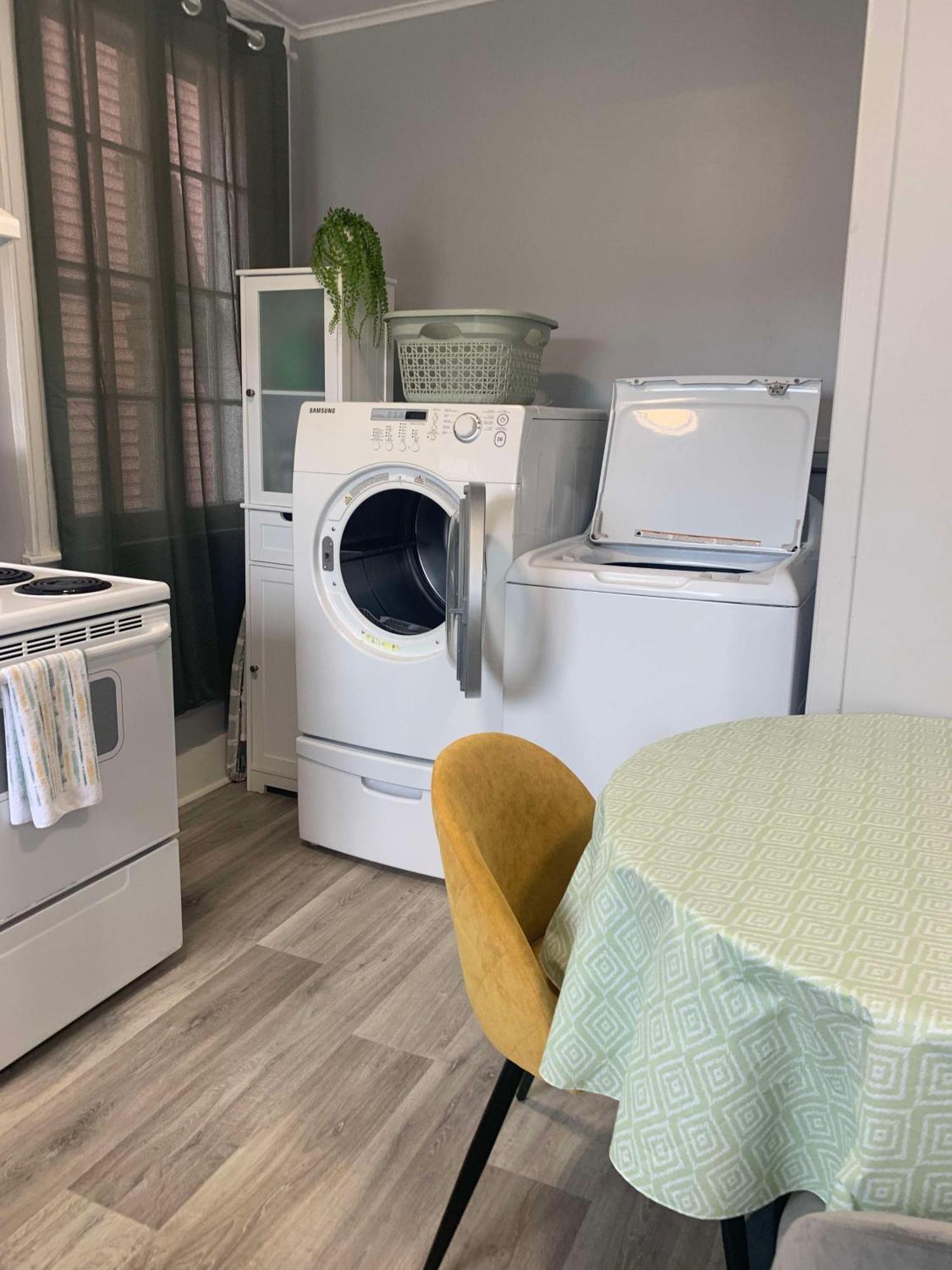 Ferienwohnung Cozy 1Br By Hospital & Uptown Saint John Exterior foto